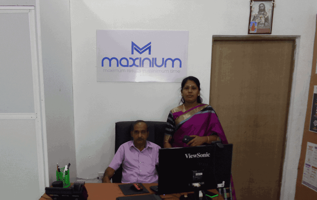 Anthony Brother's parents sitting on Maxinium office.